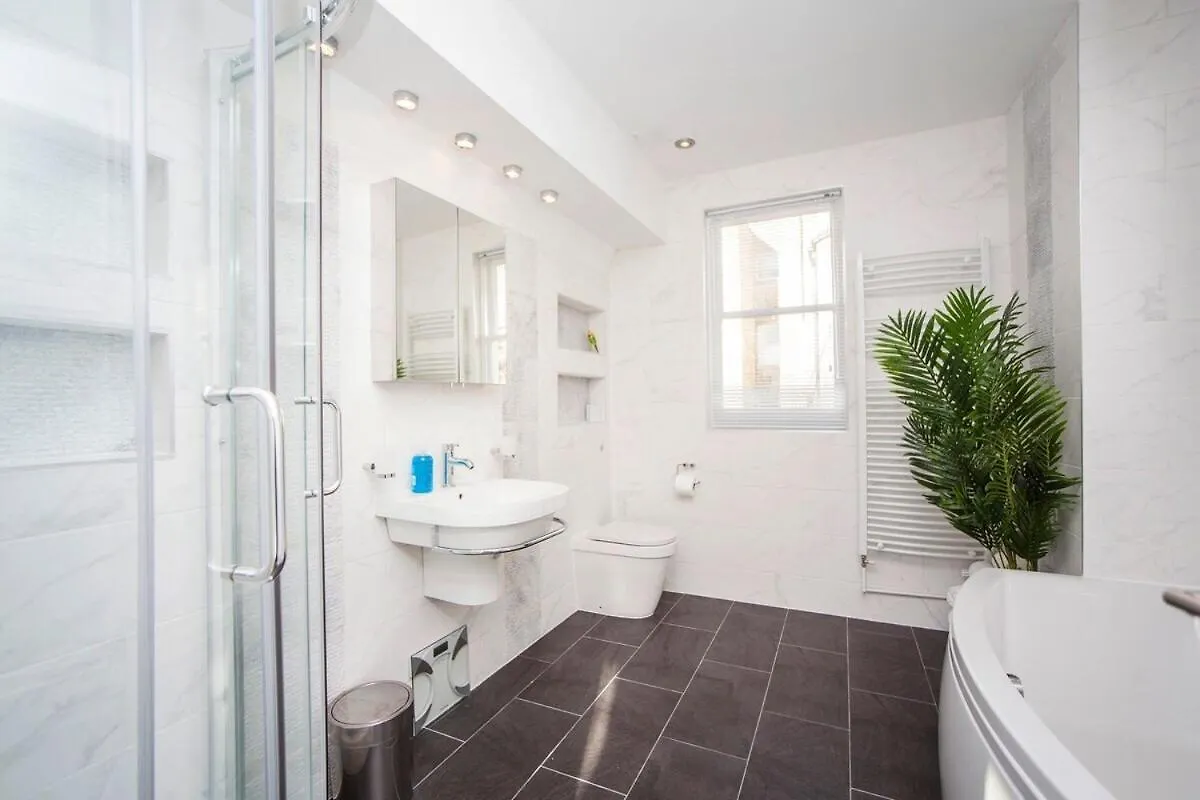 ※ Spacious Georgian Coach House & With Parking Bath